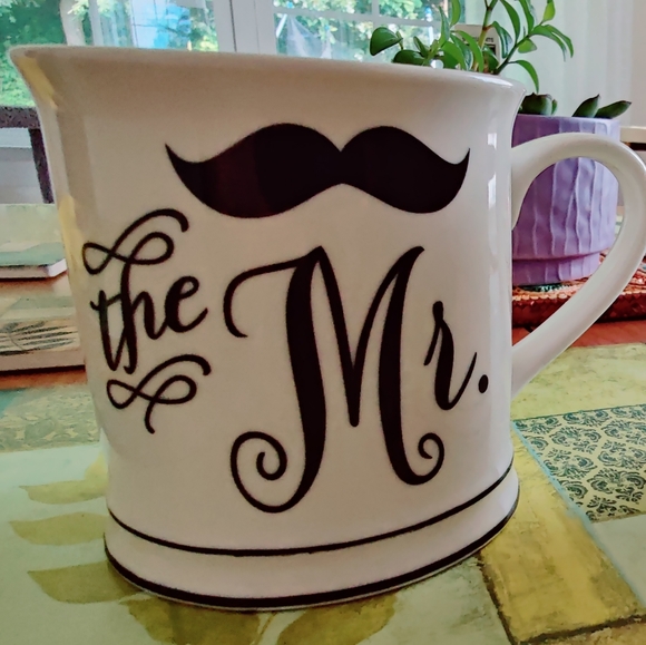 "The Mr. & Mrs." Set of coffee / tea cups - Picture 2 of 3